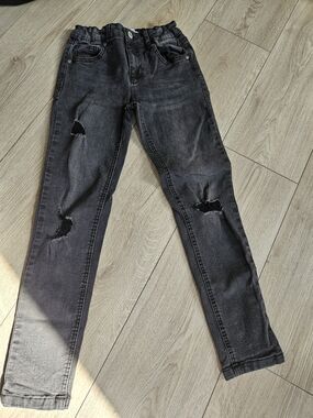 UKIDS Denim Boys Girls Black Faded Skinny Distressed Ripped Jeans Size 10 🩷